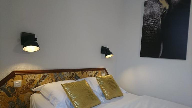 Hotel Les Deux Porches Verrieres  Екстериор снимка