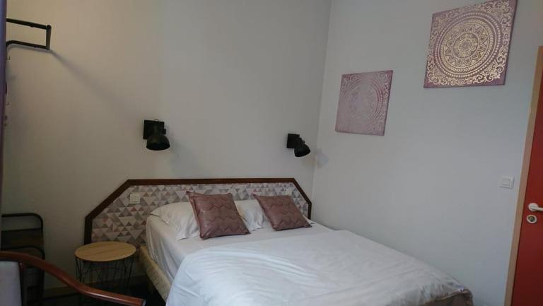 Hotel Les Deux Porches Verrieres  Екстериор снимка