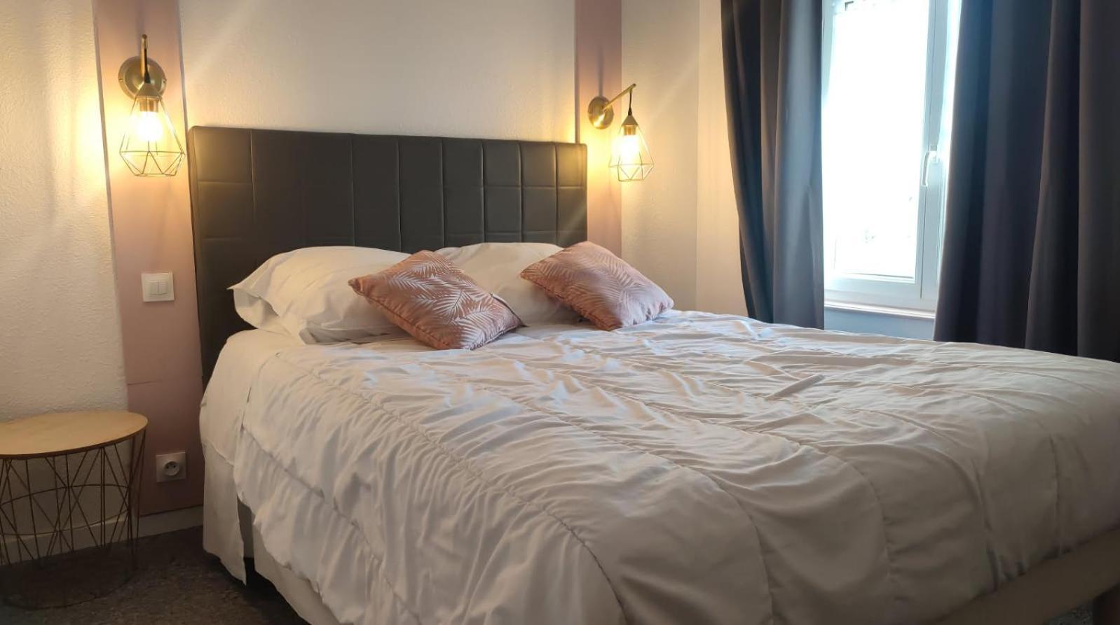 Hotel Les Deux Porches Verrieres  Екстериор снимка