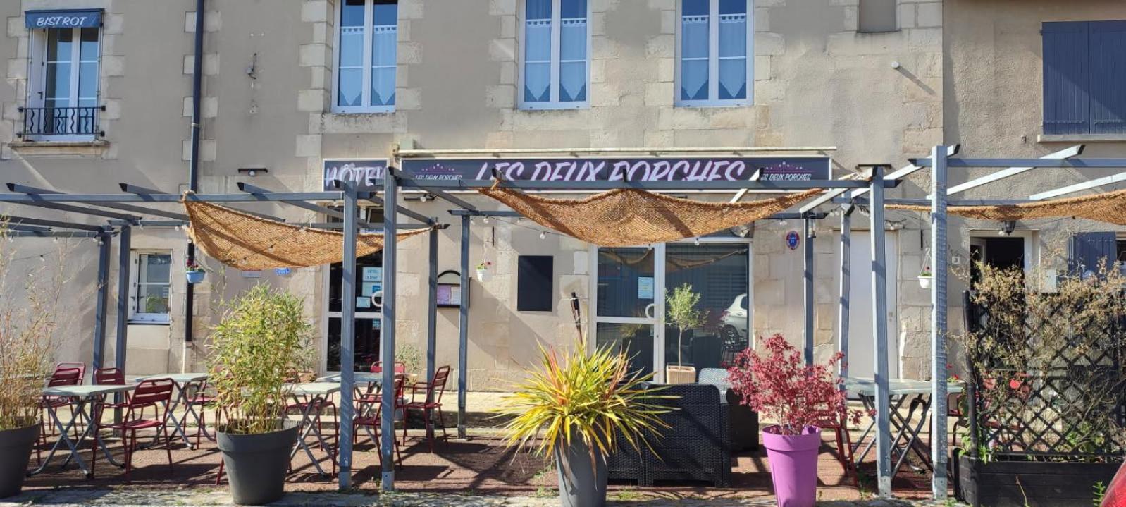 Hotel Les Deux Porches Verrieres  Екстериор снимка